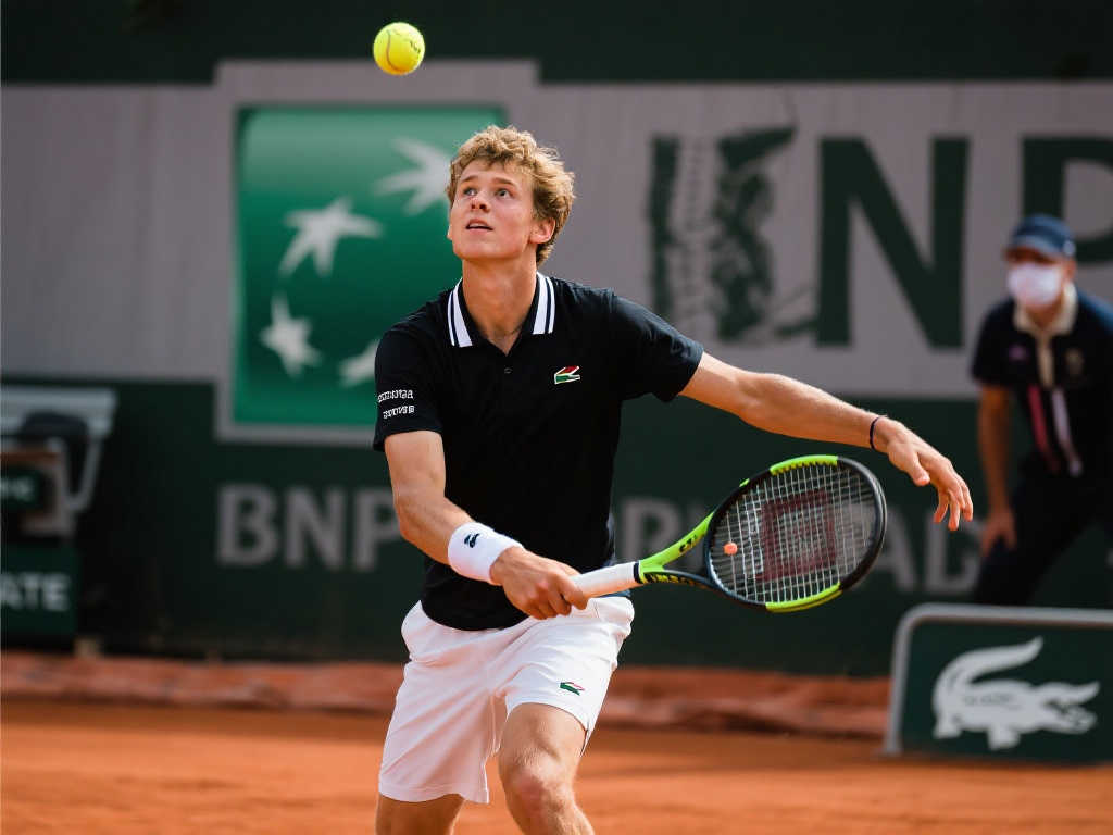 并期待他在 并期待他在